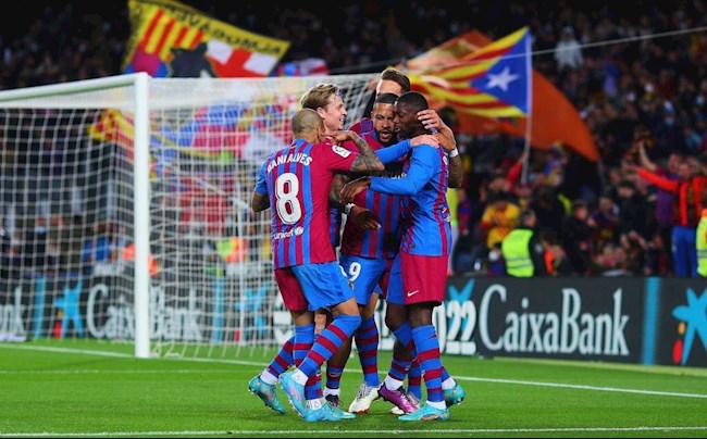 Đằng sau sự hồi sinh của Barcelona