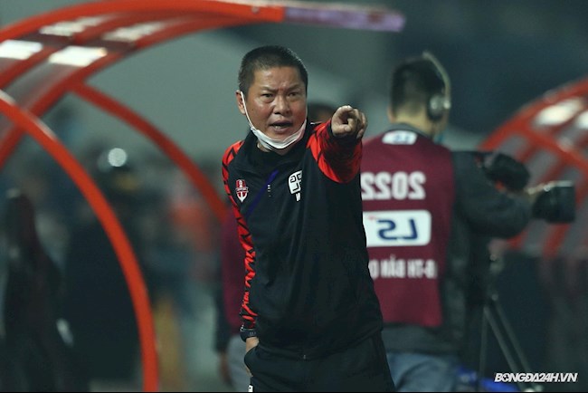 HLV Chu Đình Nghiêm: Trọng tài không thể xem màn hình để quyết định
