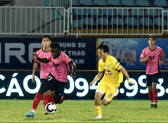 Thấy gì sau trận HAGL 0-0 Hà Tĩnh?