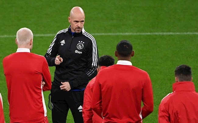 Ten Hag loại bỏ Maguire khi tới MU