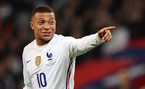 Mbappe ngày càng thể hiện rõ nét vị thế trên hàng công của Pháp Mbappe ngày càng thể hiện rõ nét vị thế trên hàng công của Pháp