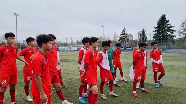 Đội tuyển U17 Việt Nam rèn bài tập đậm chất châu Âu, chuẩn bị đối đầu U16 Eintracht Frankfurt