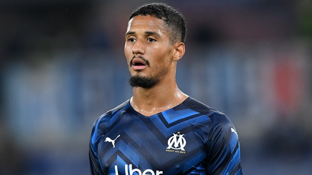 Arsenal bị chỉ trích dữ dội vụ William Saliba