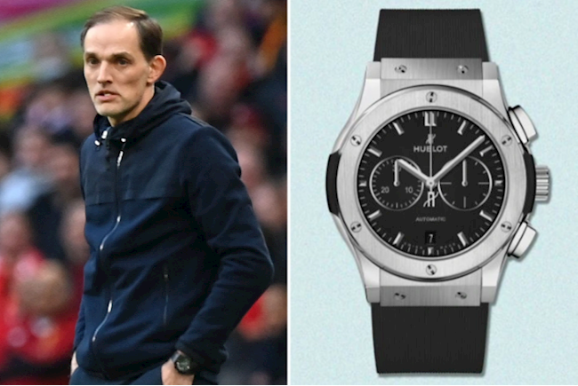 Thomas Tuchel đang sử dụng một chiếc Hublot Classic Fusion trị giá 4.700 bảng Anh. Đây là chiếc đồng hồ mà ông thầy người Đức được nhà tài trợ tặng và ông sử dụng nó trong các trận đấu của Chelsea.