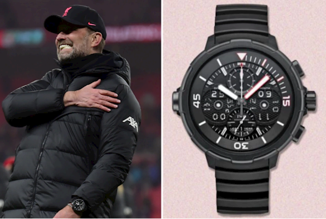 Jurgen Klopp hiện đang đeo chiếc IWC Pilot Spitfire Perpetual Calendar Digital Date-Month phiên bản “50 năm Aquatimer” trị giá 8.850 bảng Anh. Chỉ có 50 chiếc trong số những chiếc đồng hồ này được sản xuất, điều này càng khiến chiếc đồng hồ của Klopp