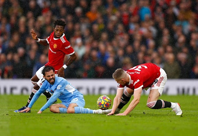 Pep: Fred và McTominay là điểm yếu của MU