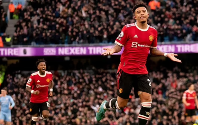 Sancho gỡ hòa 1-1 cho MU trước Man City