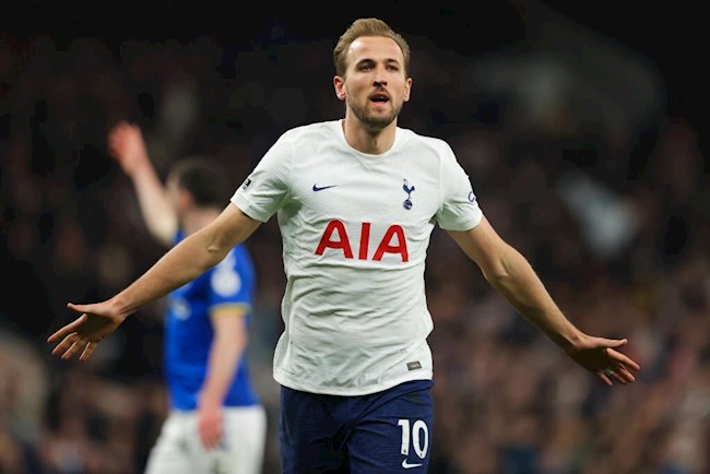 Harry Kane vượt qua kỉ lục của Thierry Henry
