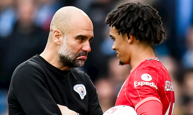 Pep Guardiola biểu cảm bất ngờ với Trent Alexander-Arnold