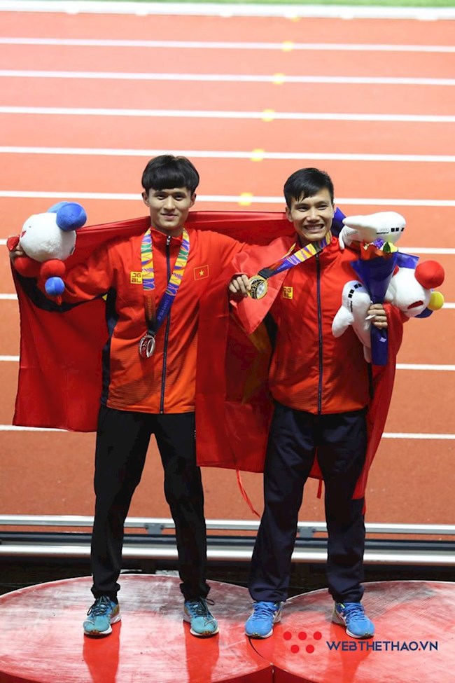 Đỗ Quốc Luật và Nguyễn Trung Cường giành được HCV và HCB nội dung 3000m vượt chướng ngại vật tại SEA Games 30