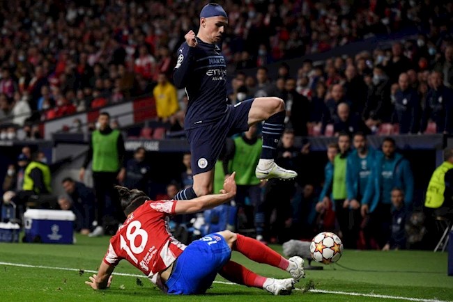 Giở thói côn đồ với Foden, hậu vệ Atletico nhận thẻ đỏ