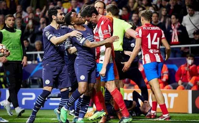 Giật tóc Grealish, húc đầu Sterling - Savic vẫn có thống kê chơi sạch ấn tượng