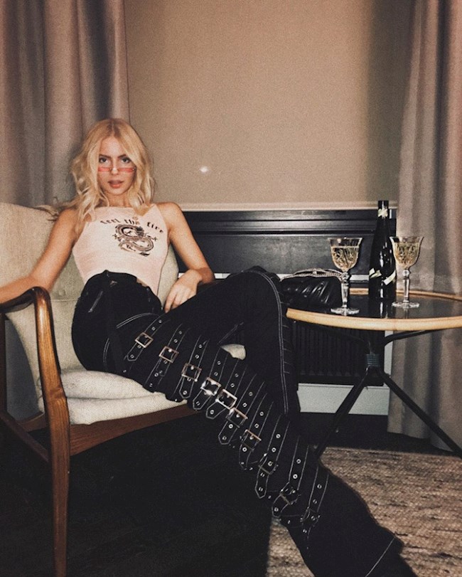 Nhan sắc xinh đẹp và nóng bỏng của nửa kia Patrice Evra