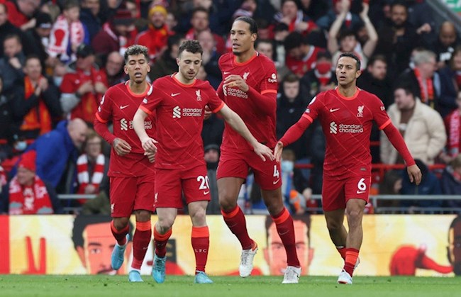 Liverpool thắng trận thứ 10 liên tiếp tại Premier League
