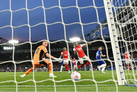 Aaron Ramsdale bị chỉ trích dữ dội