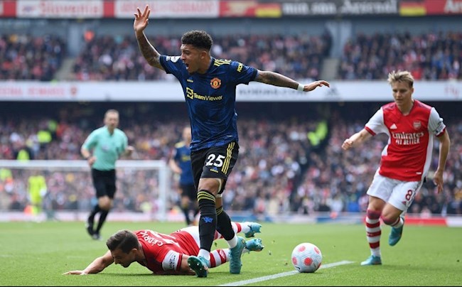 MU bị từ chối penalty ngay trước khi Arsenal được VAR cho hưởng 11m