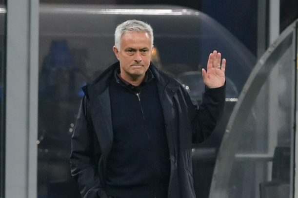 Mourinho đáp lại tình cảm từ NHM Inter Milan Mourinho đáp lại tình cảm từ NHM Inter Milan