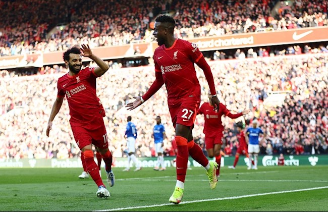Liverpool đánh bại Everton 2-0