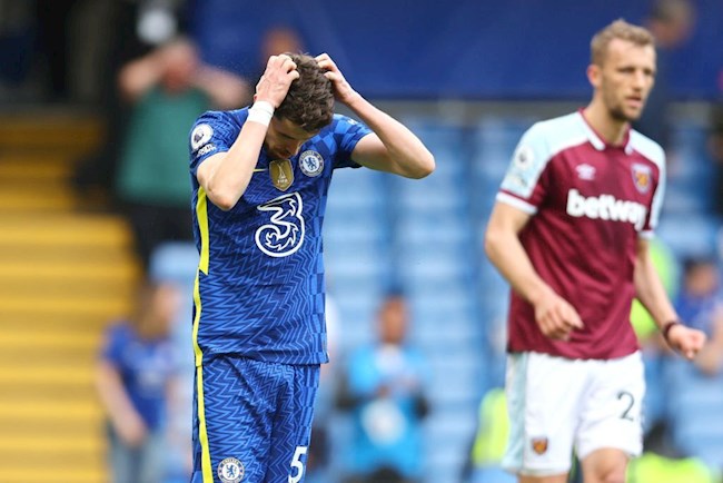 Jorginho xin lỗi vì đá hỏng penalty trong trận gặp West Ham