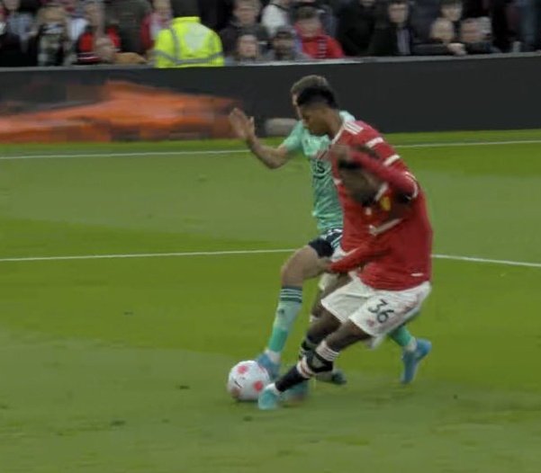 Tình huống Elanga lấy đi cơ hội ghi bàn của Rashford Tình huống Elanga lấy đi cơ hội ghi bàn của Rashford