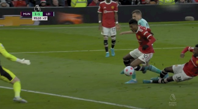 Marcus Rashford nổi điên vì bị Elanga cướp mất cơ hội ghi bàn
