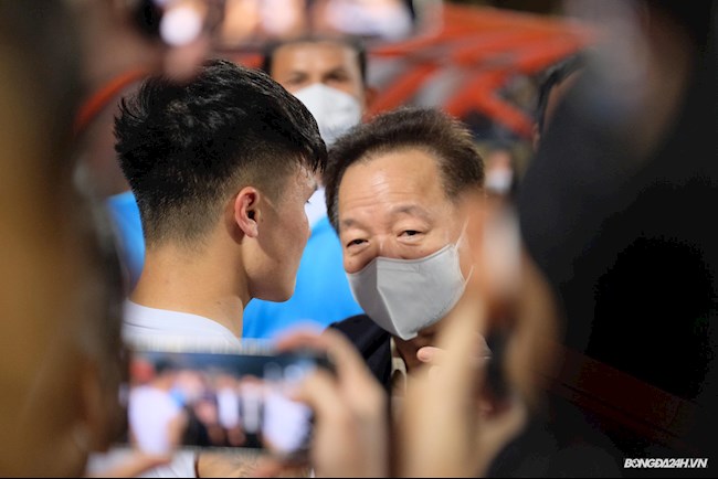 VIDEO: Bầu Hiển nhắn nhủ Quang Hải trước ngày xuất ngoại