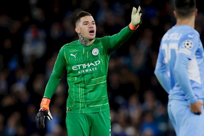 Ederson xin được đá phạt trong trận gặp Atletico và cái kết