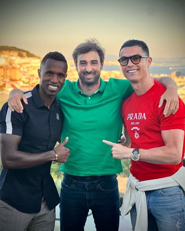 Ronaldo trở lại quê nhà