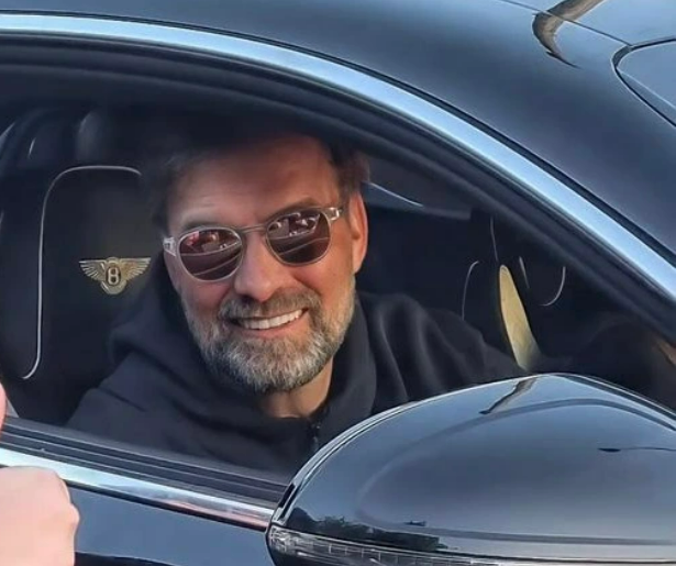 Klopp trong chiếc Bentley GT Continental