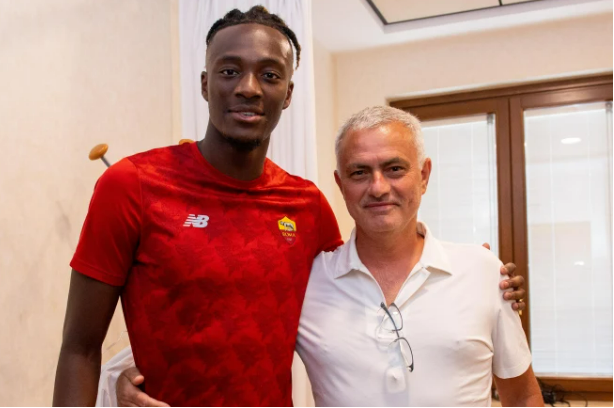 Mourinho sẵn sàng để Tammy Abraham ra đi Mourinho sẵn sàng để Tammy Abraham ra đi