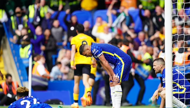 Chelsea vừa để Wolves cầm hòa 2-2 trên sân nhà