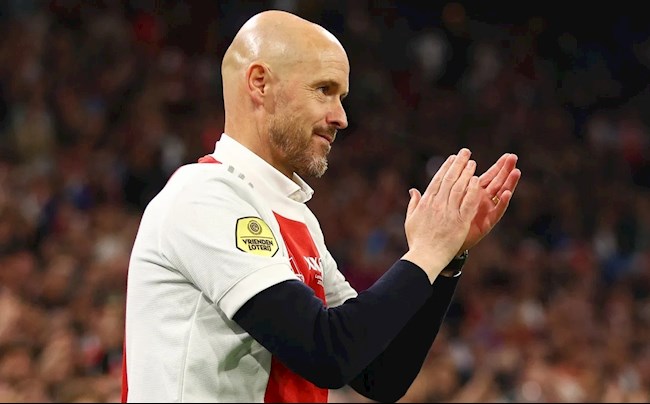 Hy sinh kỳ nghỉ hè cùng Ajax, Erik ten Hag tức tốc đến MU