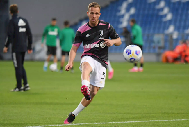 Arsenal hỏi mua Arthur Melo