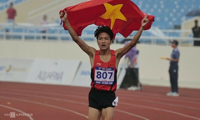 Đức Phước chia vui sau khi về nhất nội dung chạy 1.500m nam. Ảnh: Ngọc Thành. Đức Phước chia vui sau khi về nhất nội dung chạy 1.500m nam. Ảnh: Ngọc Thành.