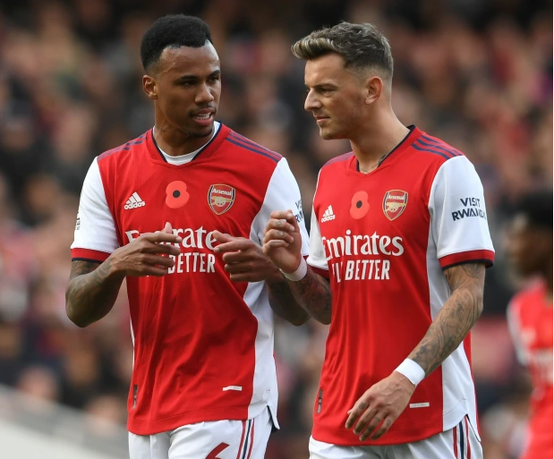Ben White và Gabriel Magalhaes vắng mặt trong buổi tập mới nhất của Arsenal