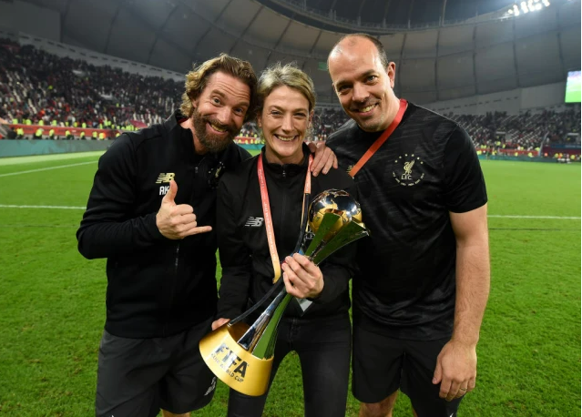 Christopher Rohrbeck trở lại Liverpool (ngoài cùng bên phải trở lại Liverpool) Christopher Rohrbeck trở lại Liverpool (ngoài cùng bên phải trở lại Liverpool)