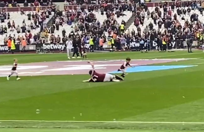 Pha tắc bóng cực kỳ đáng yêu của Declan Rice