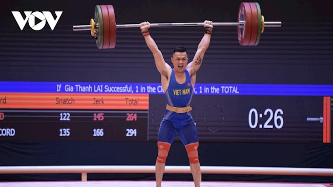 Phá kỷ lục của chính mình, Lại Gia Thành ẵm luôn HCV môn cử tạ hình ảnh