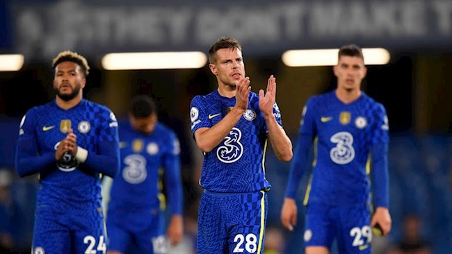 Chelsea hòa 1-1 trước Leicester