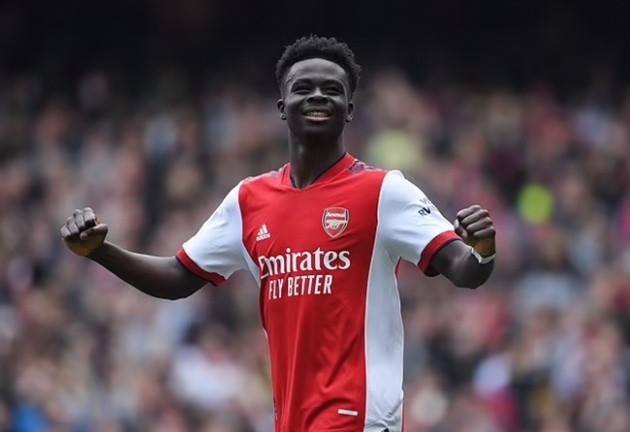 Bukayo Saka làm khó Arsenal