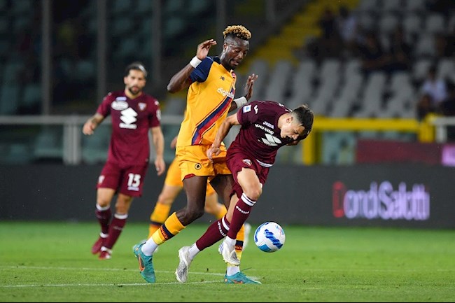Tammy Abraham lập thêm kỷ lục trong màu áo Roma