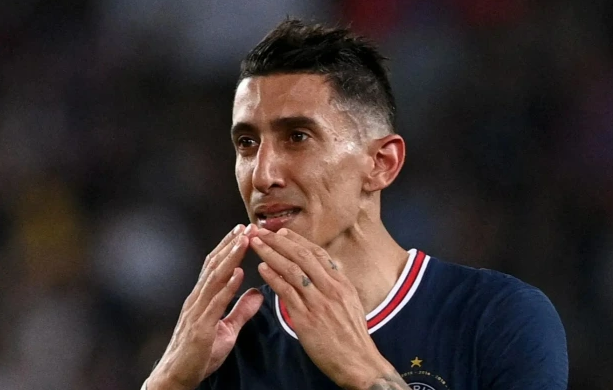 Angel di Maria khóc đỏ hết mắt trong trận đấu cuối cùng cho PSG