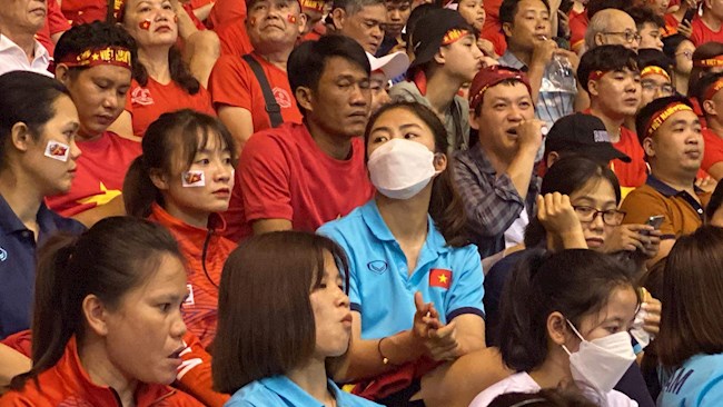 Tuyển nữ Việt Nam đổ bộ sân Mỹ Đình, đem đến may mắn cho đội U23