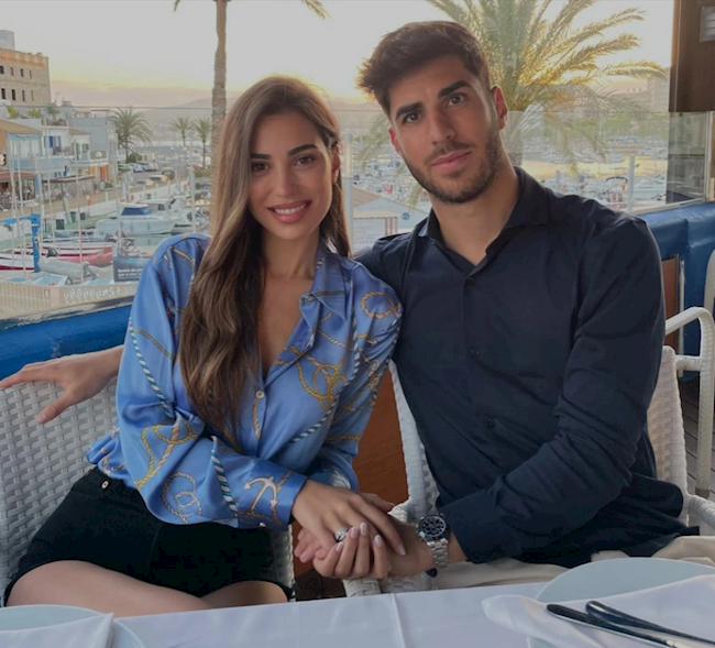 Sandra Garal là bạn gái của Marco Asensio. Từng là sinh viên kiến trúc, cô hiện là người mẫu và thường xuyên khoe đường cong với bikini trên Instagram. Cô có gần 300.000 người theo dõi trên nền tảng truyền thông xã hội.