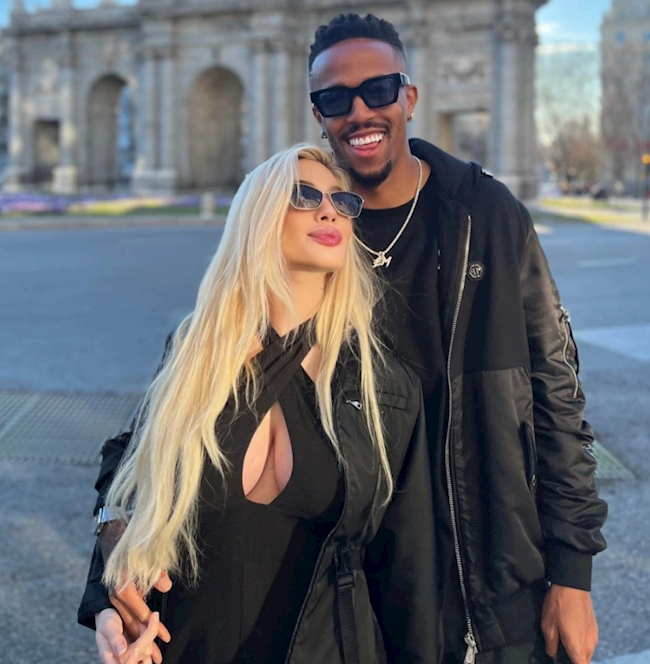 Karoline Lima đã công khai chuyện tình cảm với hậu vệ Eder Militao của Real Madrid, cặp đôi đang chờ đợi đứa con đầu lòng của họ.