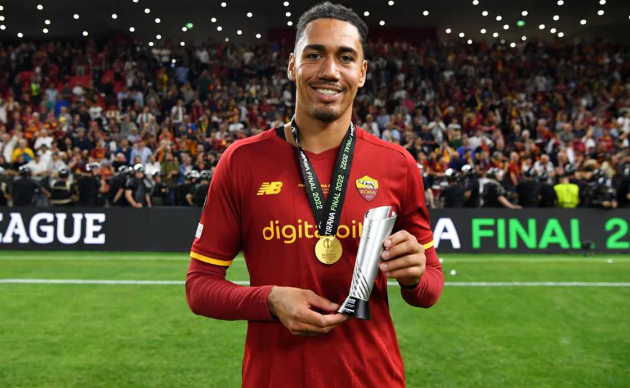 Rio Ferdinand khen ngợi Chris Smalling