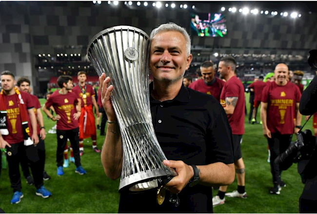 Jose Mourinho là huấn luyện viên đầu tiên vô địch UEFA Champions League, UEFA Europa League và UEFA Europa Conference League. Jose Mourinho là huấn luyện viên đầu tiên vô địch UEFA Champions League, UEFA Europa League và UEFA Europa Conference League.