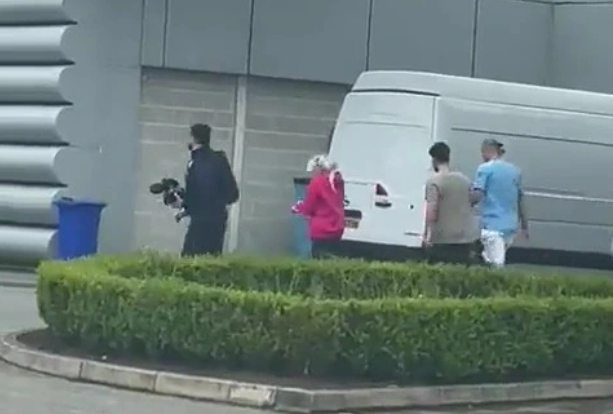 Erling Haaland lần đầu tiên khoác áo Man City