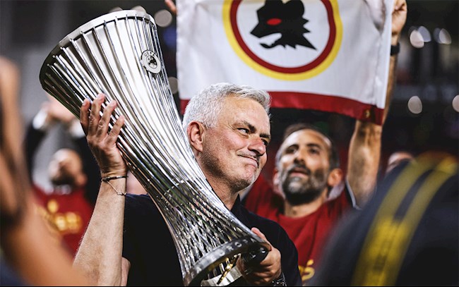 Jose Mourinho: Tương lai hay tàn tích của AS Roma?