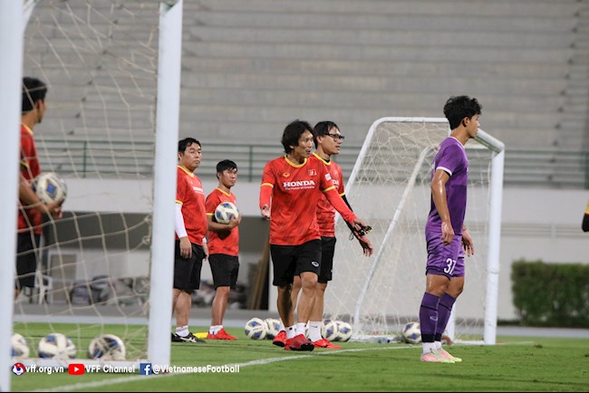 Sao U23 Việt Nam tiết lộ được HLV Gong Oh Kyun yêu cầu đá 4-3-3